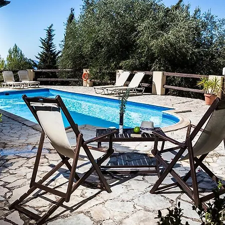 Villa Sleeps 4 Pool Air Con Wifi Khalikerí